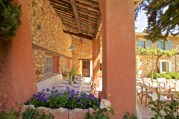 provence france courtyard