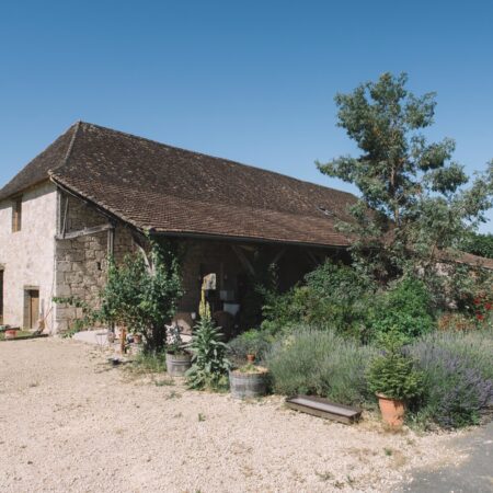 ancien etable, perigord,atelier peinture artistes