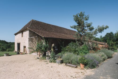 ancien etable, perigord,atelier peinture artistes