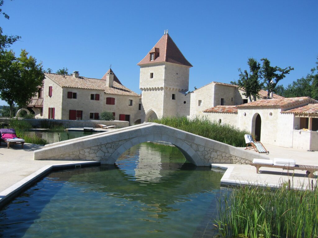 Hamlet,gers,stone buildings,tower